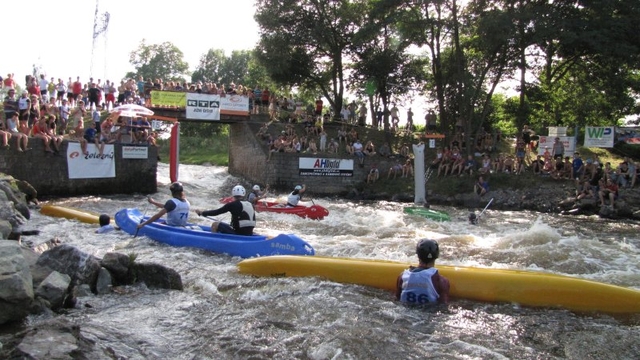 Wave 2009 Samba Boater Cross: bavili se jak zkušení závodníci, tak hlavně diváci