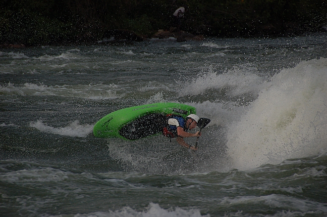 Air Screw na Club Wave ‒ Uganda 2007