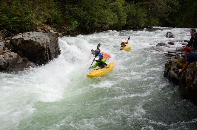  Cheakamus race, Palo při kayakcrossu